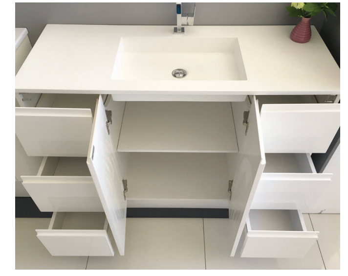Fingerpull Gloss White 1200 Cabinet on Kickboard