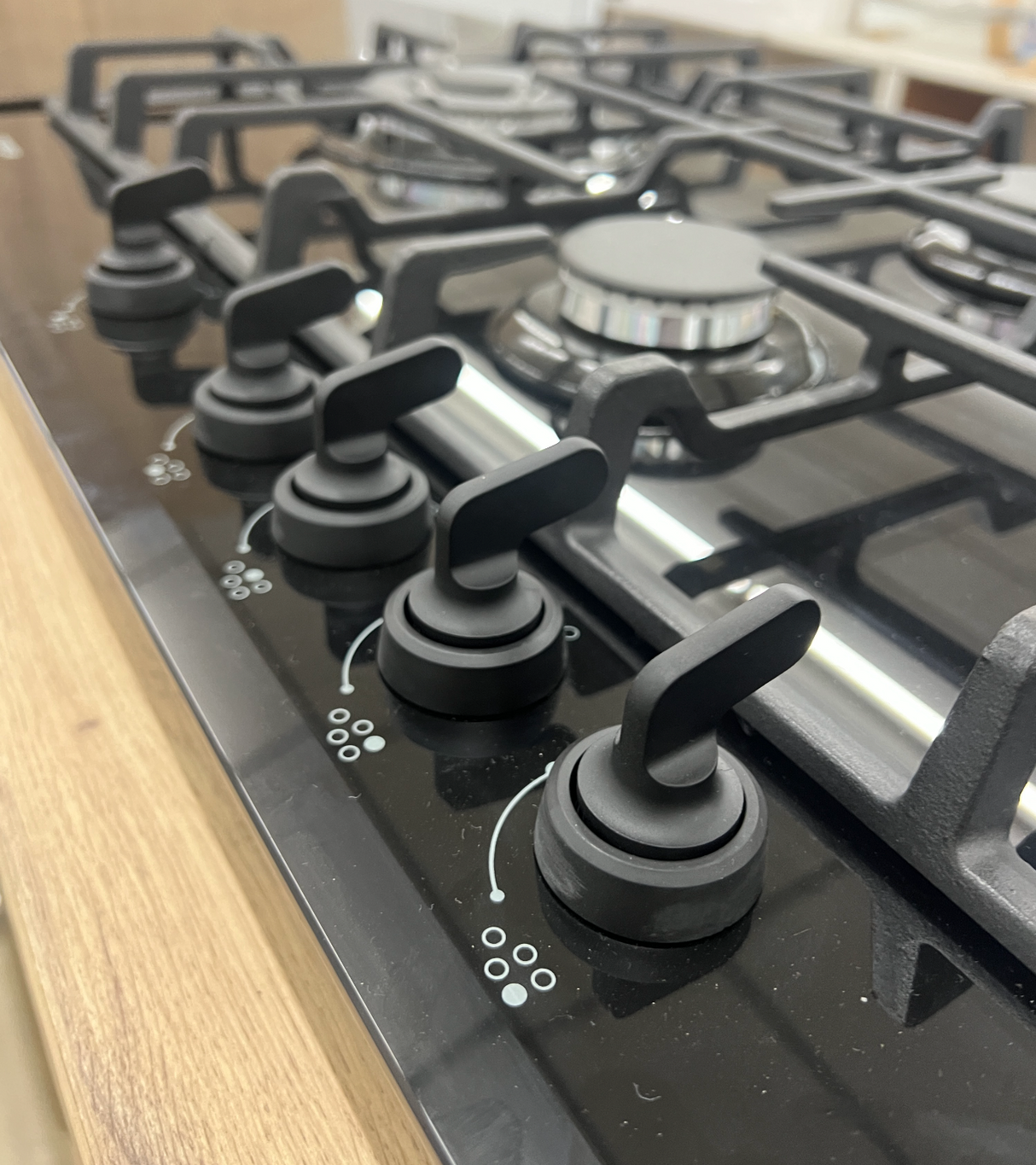 Omega OCGG905COM 'Classic Aesthetic' 90cm Gas on Ceramic Glass Cooktop