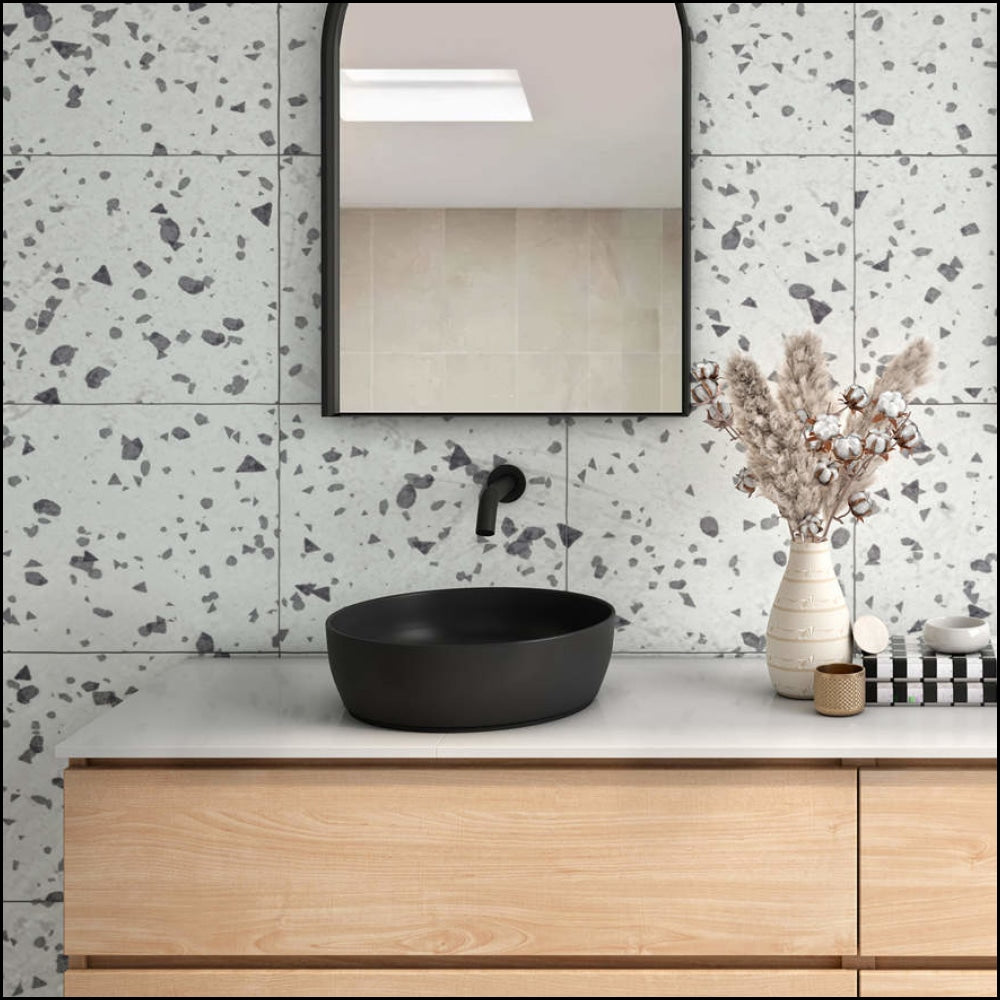 Oliveri Ve401Mb Venice Black Wall Mounted Sensor Tap Spouts