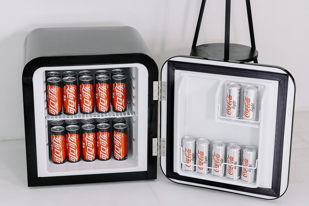 Husky 41L Retro Style Mini Bar Fridge in Black HUSD-RETRO41-BK-AU.1